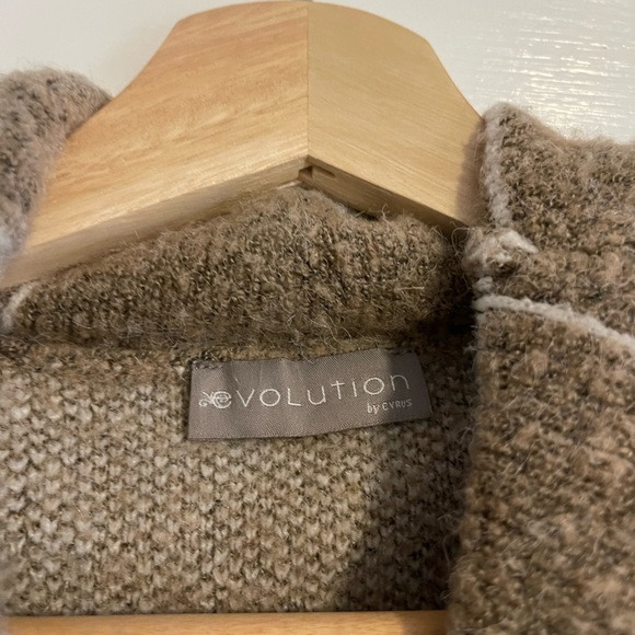 Women’s sweater - Picture 2 of 2